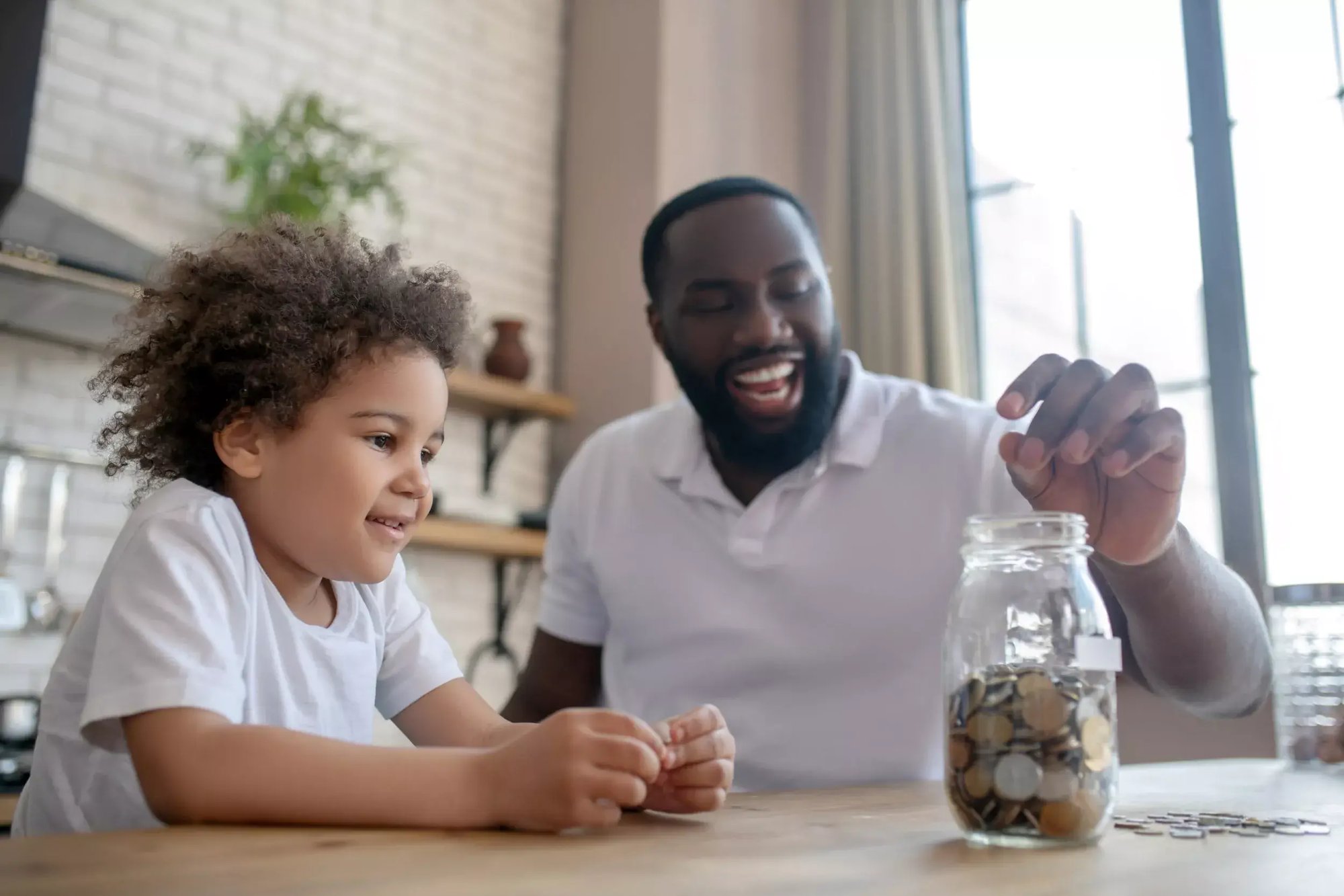 saving-for-future-GettyImages-1227404415-2500-webp saving-for-future-GettyImages-1227404415-2500-webp